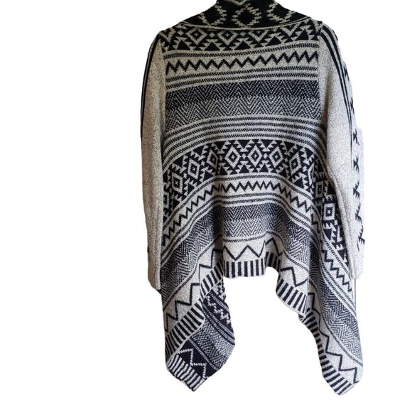 L. A. Coalition Woman's Aztec Print Cardigan Sweater - Picture 2 of 3